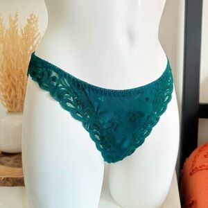 Vintage Victoria’s Secret green high leg lace trim silky panties size small